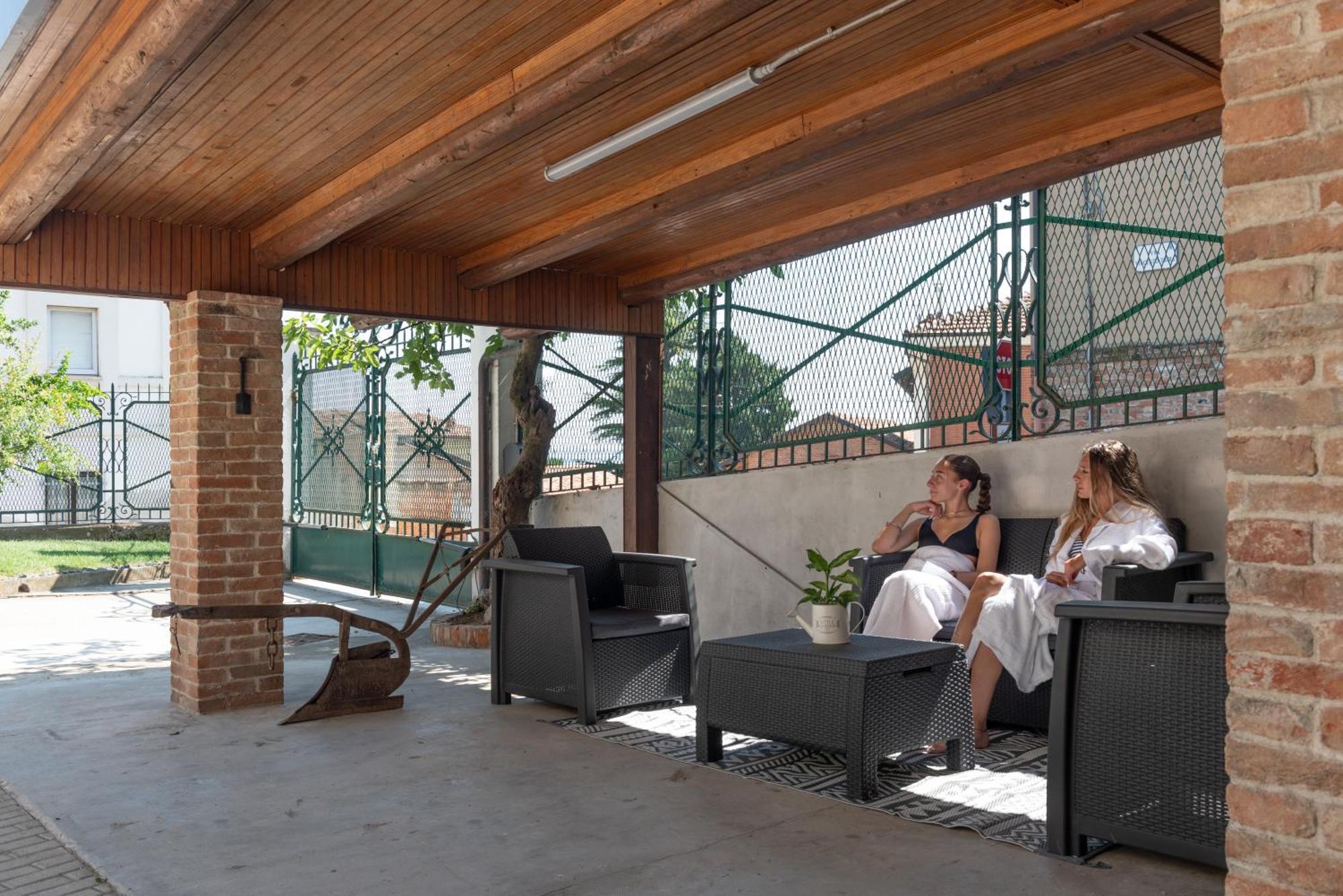 Byvigin Hotel Magliano Alfieri ภายนอก รูปภาพ